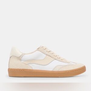 NWOT Dolce Vita Notice Low-Top Sneaker in Cream, White & Gum 8.5 NEVER WORN